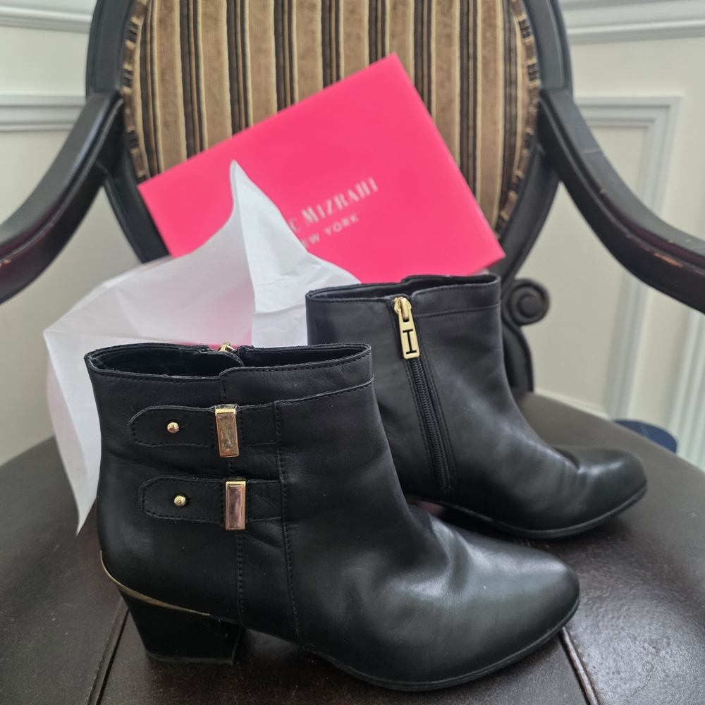 Isaac Mizrahi Leather Black Ankle Boots for Women Size 9.5. New